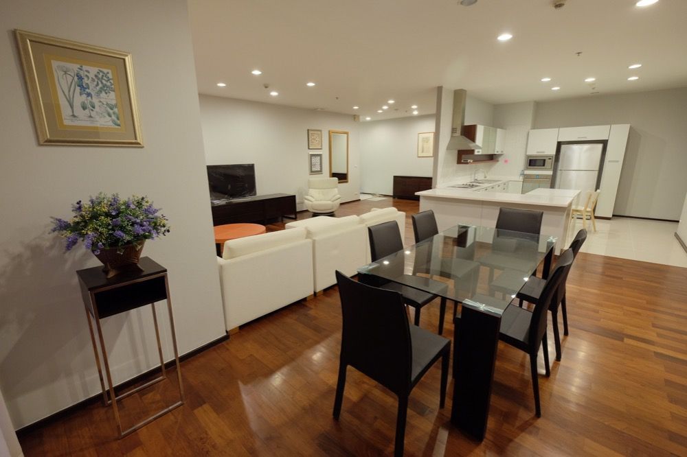 2 Bedrooms Condo for sale In Noble Ora Khlong Tan Nuea Bangkok