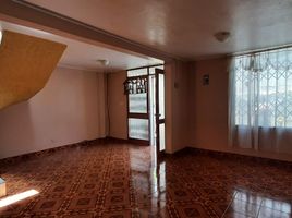 4 Schlafzimmer Villa zu verkaufen in Quito, Pichincha, Calderon Carapungo, Quito, Pichincha