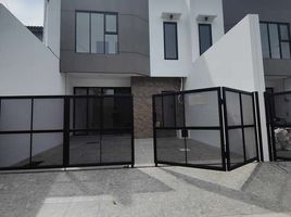 4 Habitación Villa en venta en Sukolilo, East Jawa, Sukolilo, Surabaya, East Jawa