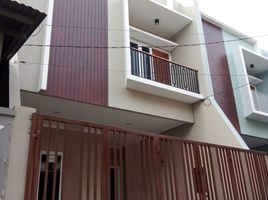 4 Kamar Rumah for sale in Medistra Hospital, Mampang Prapatan, Tebet