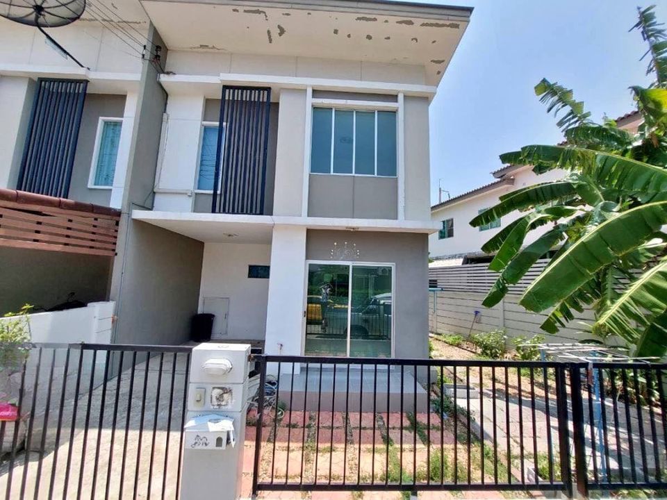 3 Bedroom Townhouse For Rent In Bang Kaeo, Samut Prakan