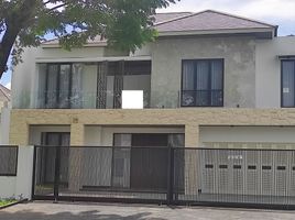 4 Kamar Rumah for sale in Lakarsantri, Surabaya, Lakarsantri