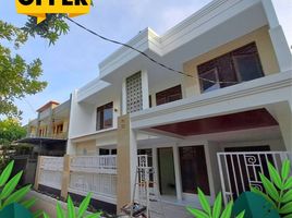 6 Bedroom Villa for sale in Halim Perdanakusuma Airport, Makasar, Kramat Jati