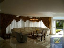 6 Bedroom Villa for sale in Palmetto Plaza Shopping Mall, Cali, Cali