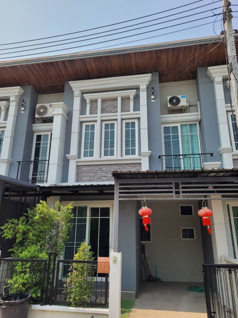 3 Bedroom Townhouse For Rent In Fa Ham, Chiang Mai