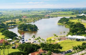 The Fairway Village in Mexico, Central Luzon